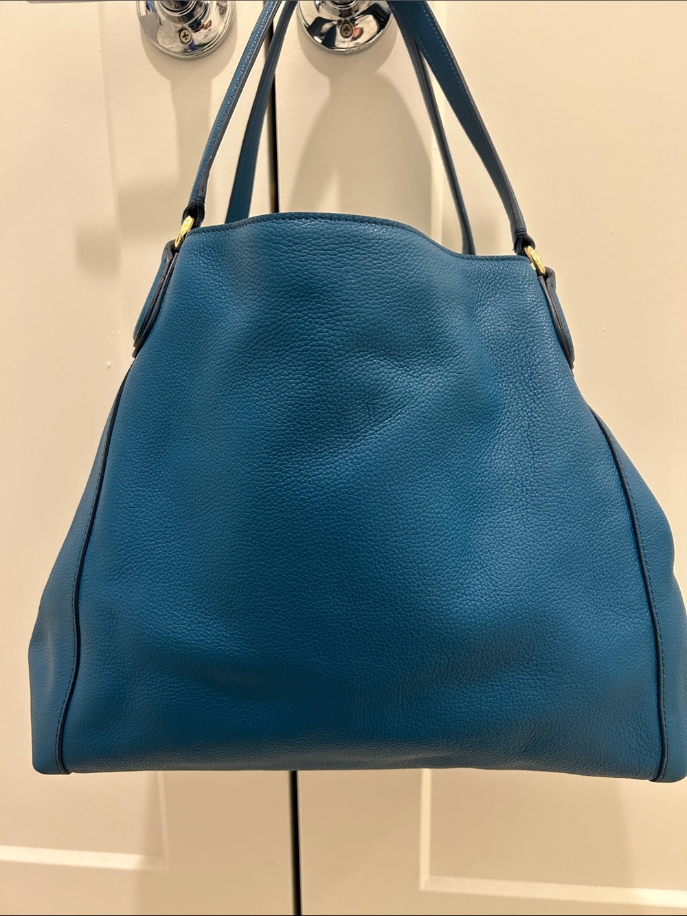 Coach (NWT) Edie Shoulder Bag 31 - Picture 9 of 17